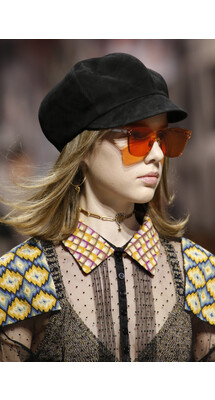 Details Christian Dior , Details Dior Fall 2018 Ready-to-Wear , Детали показа Кристиан Диор , Детали показа Диор осень зима 2018 , Fashion show , неделя моды в Париже , PFW , Мария Грация Кьюри , Mainstyles